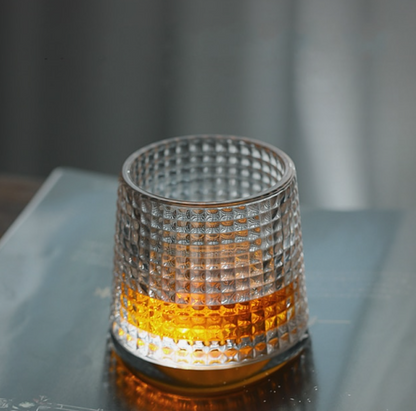 Elegant Rolling Whisky Glass