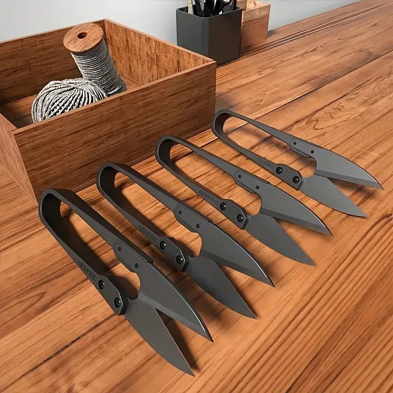 U-Shaped Minimalist Scissors