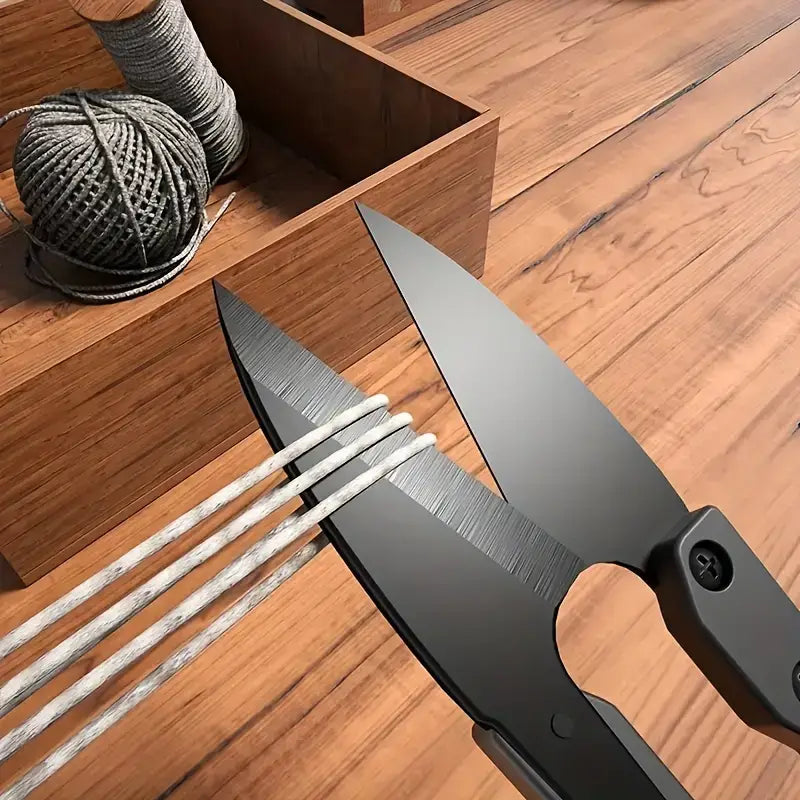 U-Shaped Minimalist Scissors