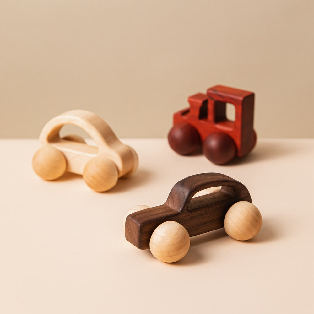 Divertidos coches de juguete de madera de haya para niños