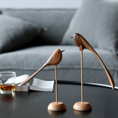 Esculturas danesas de pájaros de madera
